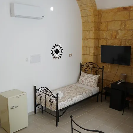 Dimora Antomarti بيت ضيافة باري